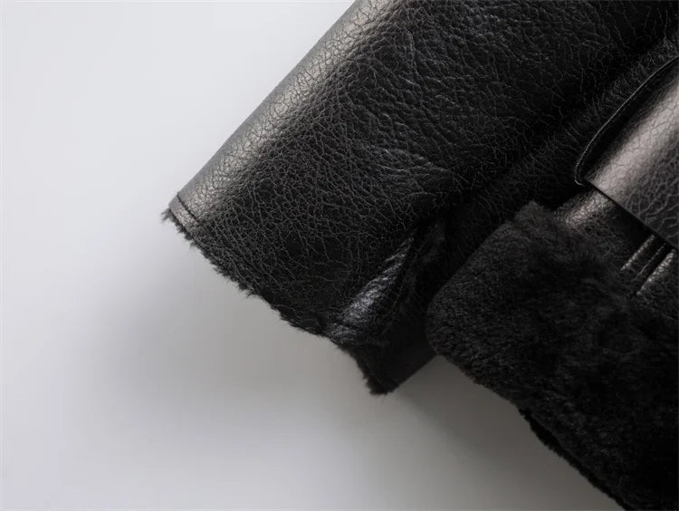 2025 The new women's jacket with extra thick warm and extra thick lamb feather rider jacket with artificial fur