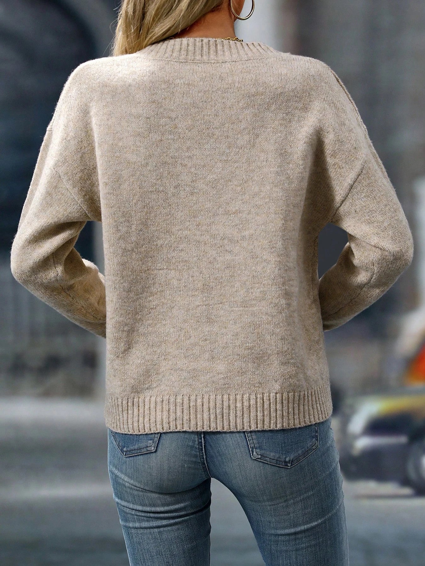 Autumn and winter women's casual V-neck pullover long sleeved knitted sweater