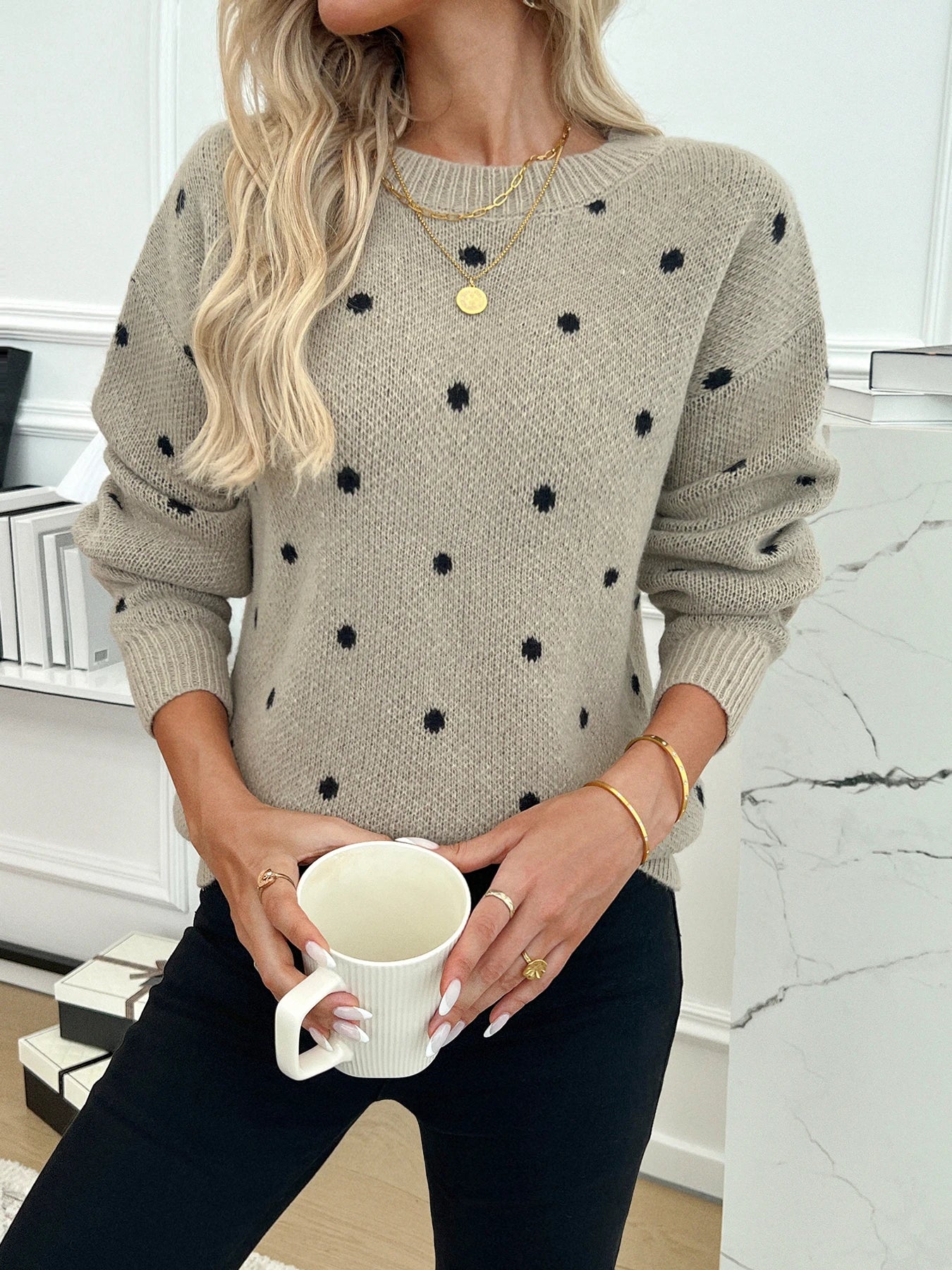 Dot pattern shoulder down long sleeved sweater