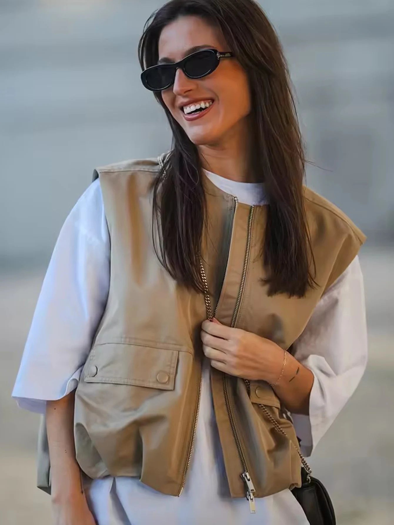 Women High Street Pleated Hem Loose Casual Vest Fashion Versatile Double Zipper Vest Female Round Neck Sleeveless Vest