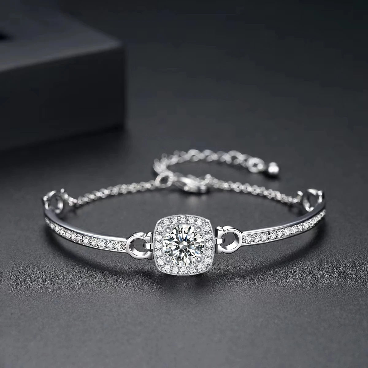 925 Sterling Silver 1 Carat Moissanite Square Bag Bracelet Chain Stylish Elegant Noble and Luxury Birthday Gift for Girlfriend