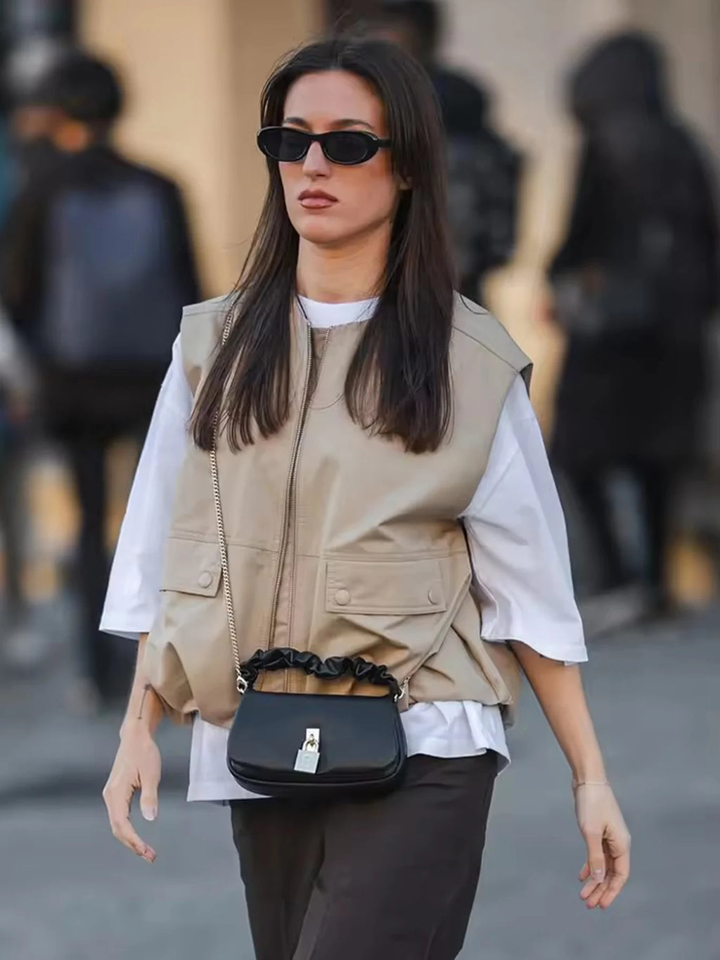 Women High Street Pleated Hem Loose Casual Vest Fashion Versatile Double Zipper Vest Female Round Neck Sleeveless Vest